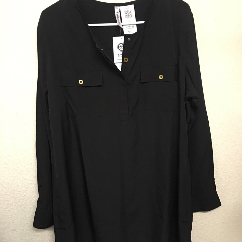 East Essence Women’s shirt - Black New w/tags